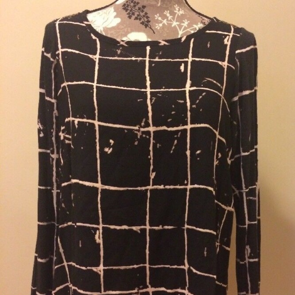 Ladies Top SZ PM One World Blouse